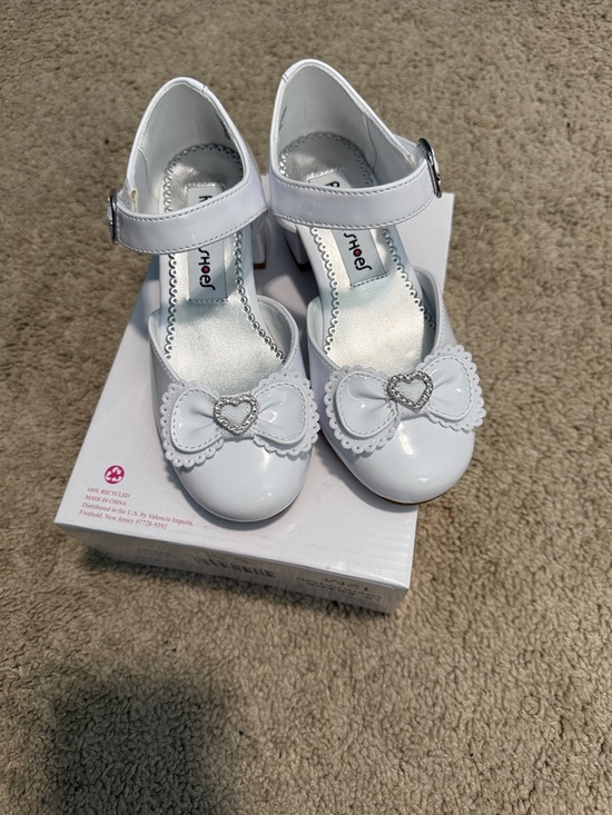 Rachel Shoes Other - Rachel Shoes White Patent Mary Jane Dress Shoes with Heart Bow